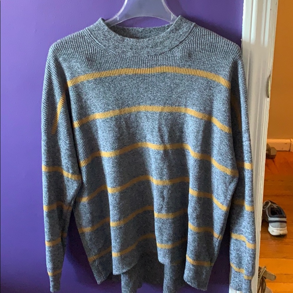 American Eagle sweater
